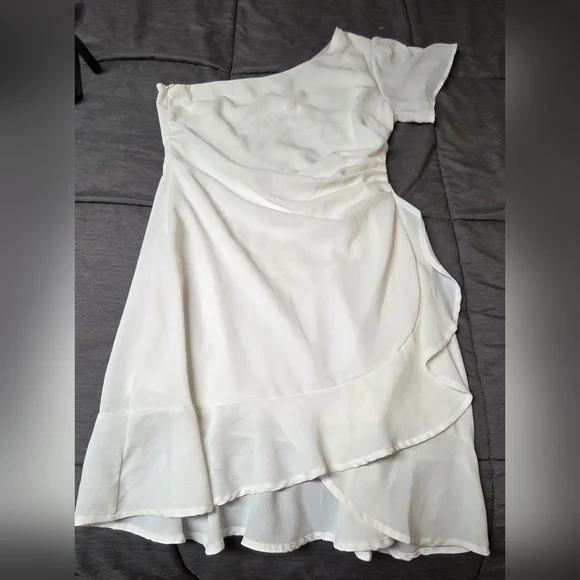 She + Sky White One Shoulder Dress - Picture 1 of 7